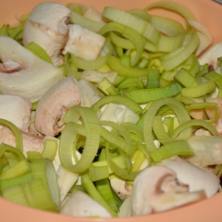 Krok 3 - Ryż smażony z warzywami i polędwiczką wieprzową foto