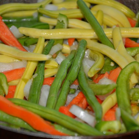 Krok 2 - Ryż smażony z warzywami i wołowiną foto