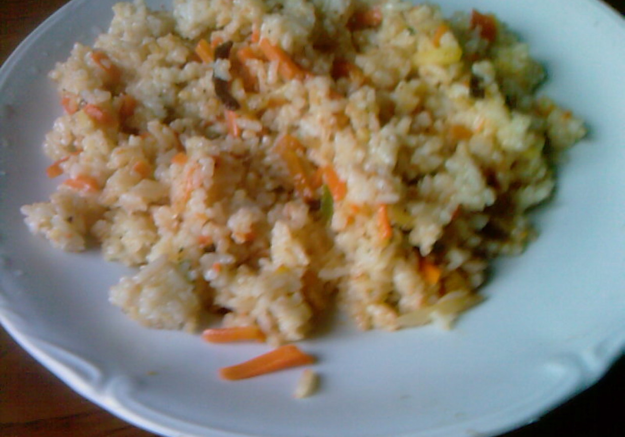 Ryż smażony z warzywami foto