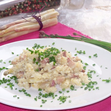 Krok 6 - Ryż, szparagi i boczek, czyli danie z patelni foto