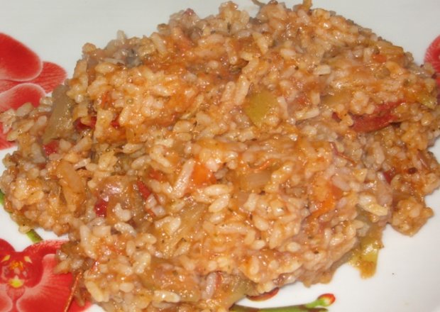 Fotografia przedstawiająca Ryż w sosie slodko kwaśnym
