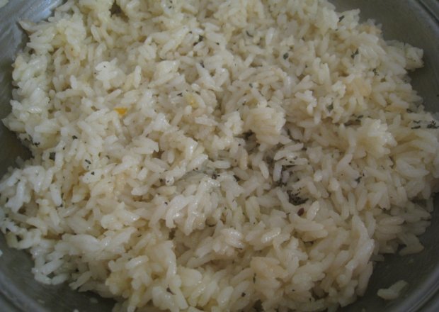 Fotografia przedstawiająca Ryż z bazylią