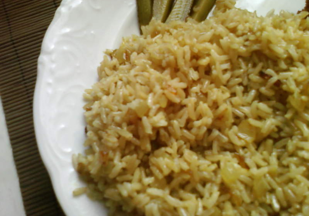 Ryż z cebulką i curry foto