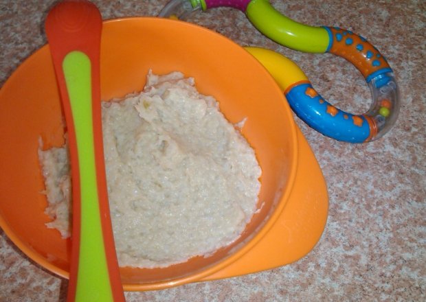 Fotografia przedstawiająca ryż z cielęciną dla niemowlaka