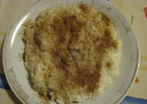 Fotografia przedstawiająca Ryż z cukrem i cynamonem