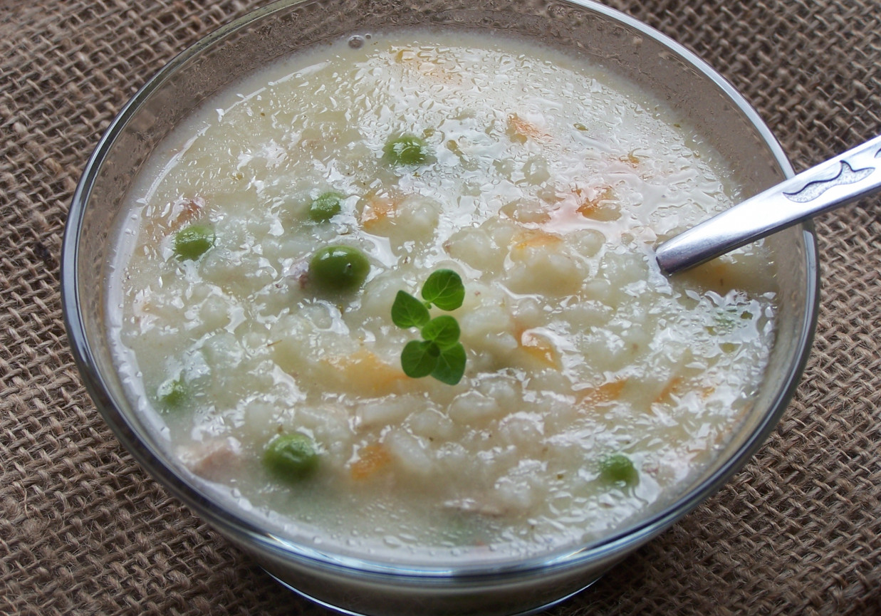 Ryż z groszkiem, czyli zupa na kości schabowej :) foto