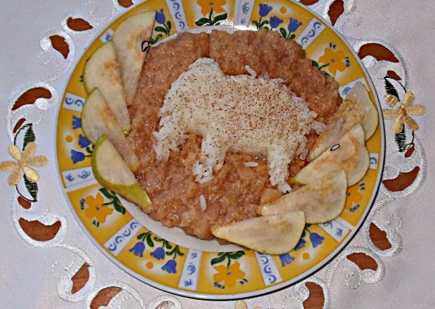 Fotografia przedstawiająca Ryż z gruszkami