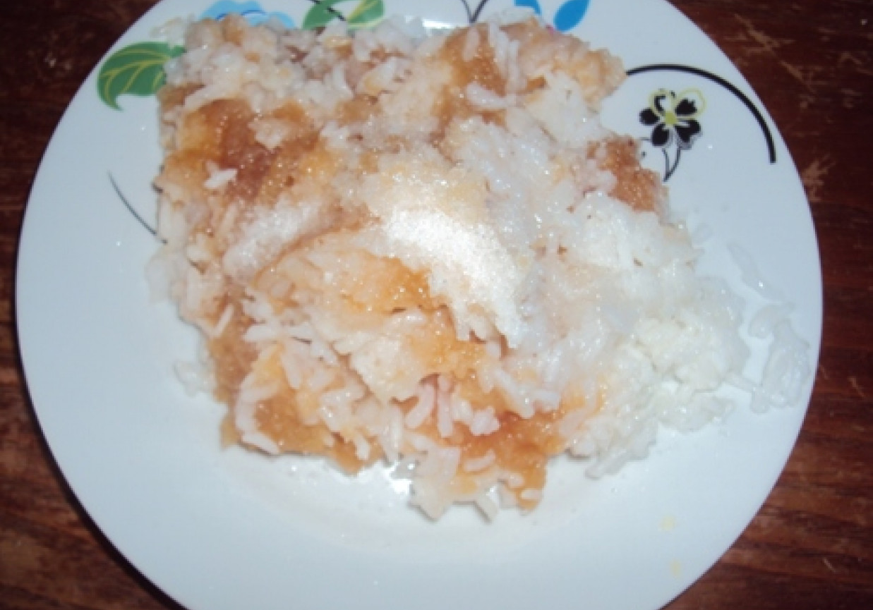 ryż z jabłkami foto
