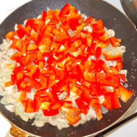 Krok 3 - Ryż z klopsikami w sosie warzywnym. foto