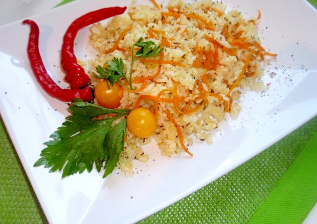 Fotografia przedstawiająca Ryż z kminkiem   i marchewką