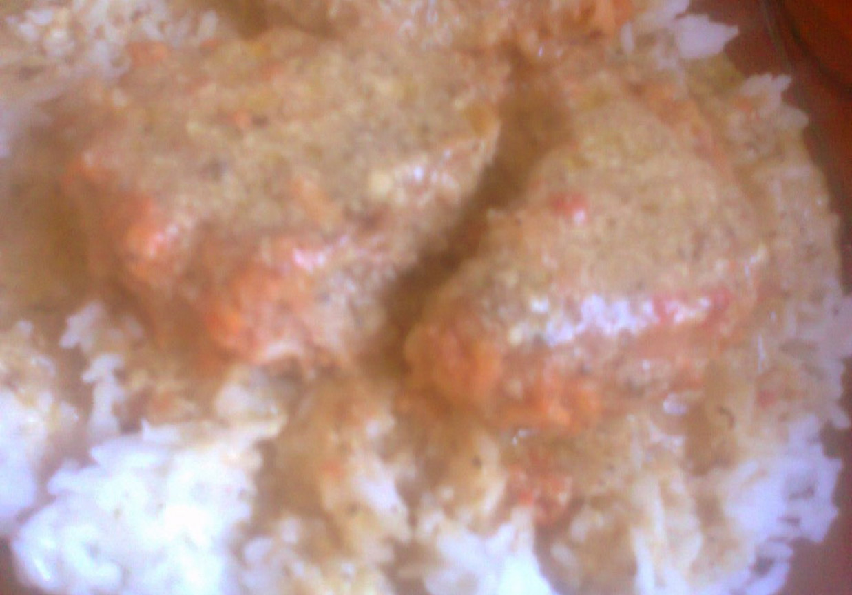 ryż z kotletami mięsno-ryżowymi foto