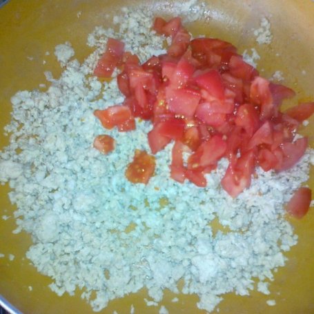 Krok 2 - Ryż z kurczakiem i pomidorami foto