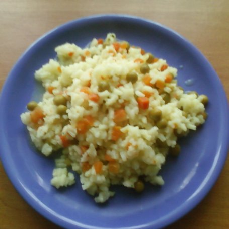 Krok 4 - ryż z marchewką i groszkiem foto