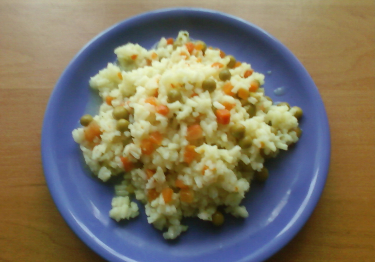 ryż z marchewką i groszkiem foto