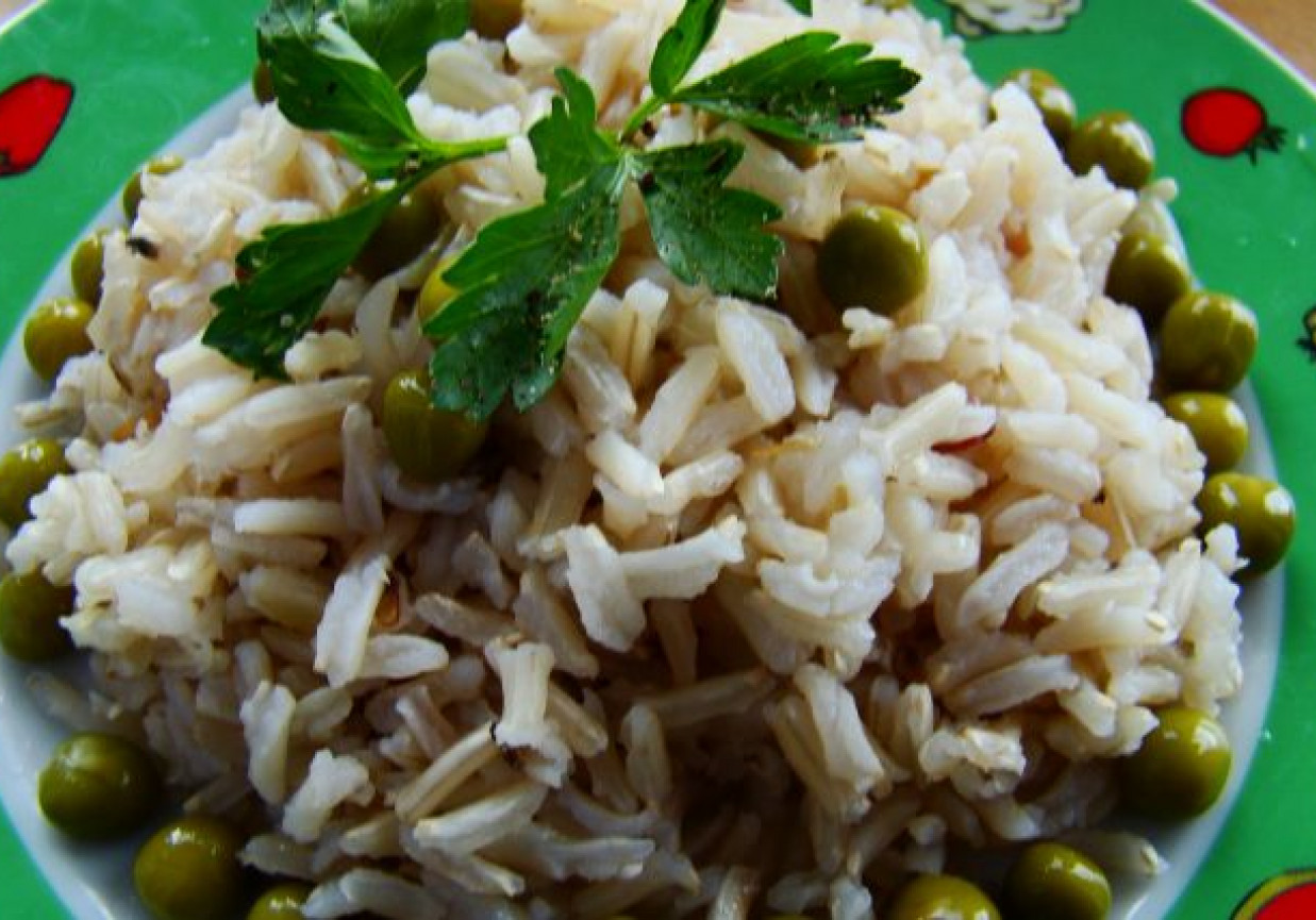 ryż z masełkiem i groszkiem foto