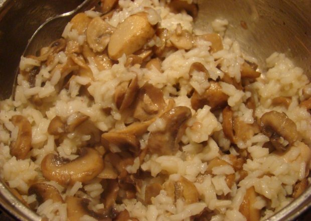Fotografia przedstawiająca Ryż z pieczarkami