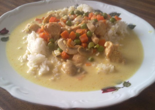 Fotografia przedstawiająca Ryż z pikantnym curry