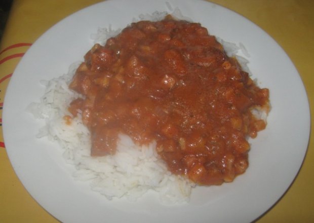 Fotografia przedstawiająca Ryż z sosem Betty
