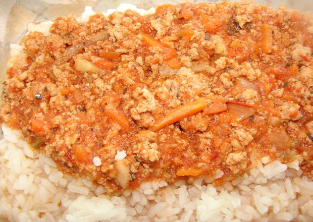 Fotografia przedstawiająca Ryż z sosem mięsnym