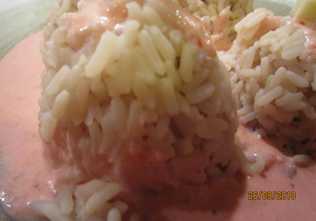 Ryż z sosem truskawkowo-bananowym foto