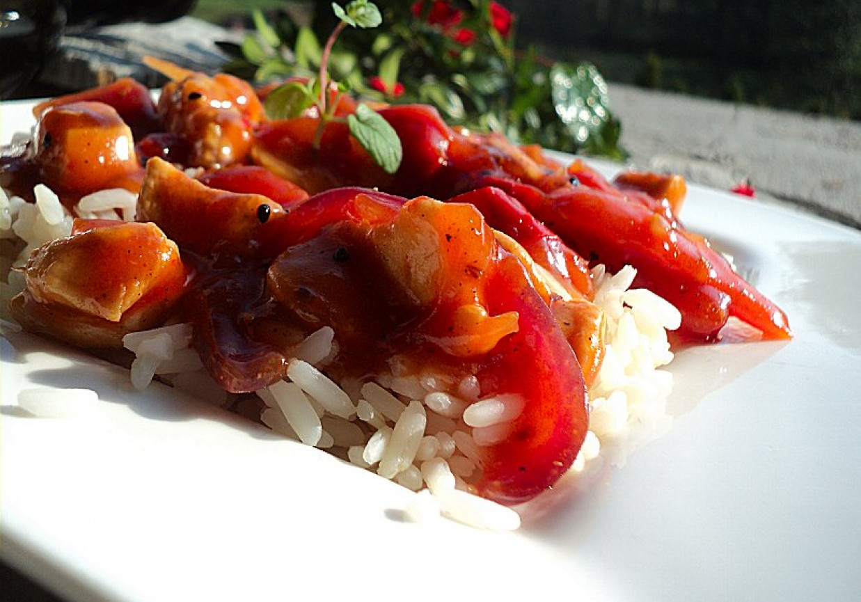 Ryż z sosem warzywno pomidorowym  foto