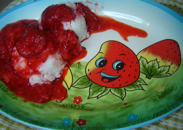 Fotografia przedstawiająca Ryż z truskawkami