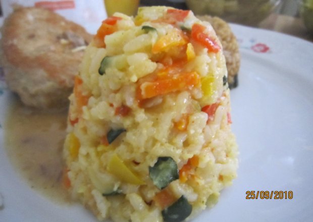 Fotografia przedstawiająca Ryż z warzywami cioci Joli