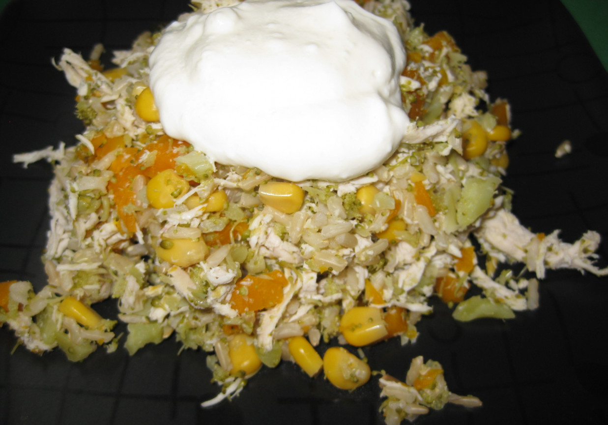 ryż z warzywami i jogurtem greckim foto