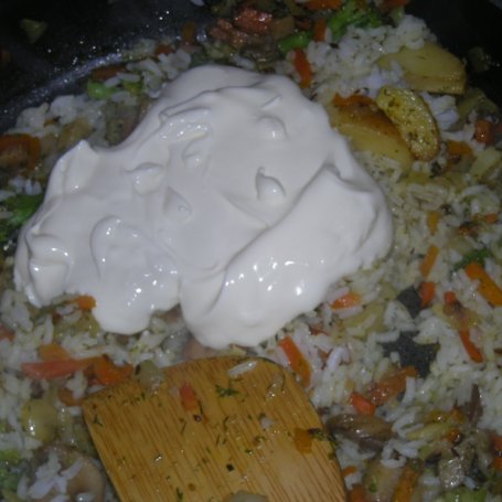 Krok 3 - ryż z warzywami i pieczarkami foto