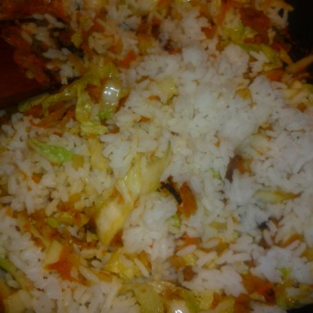 Krok 4 - Ryż z warzywami i sosem sojowo-grzybowym foto