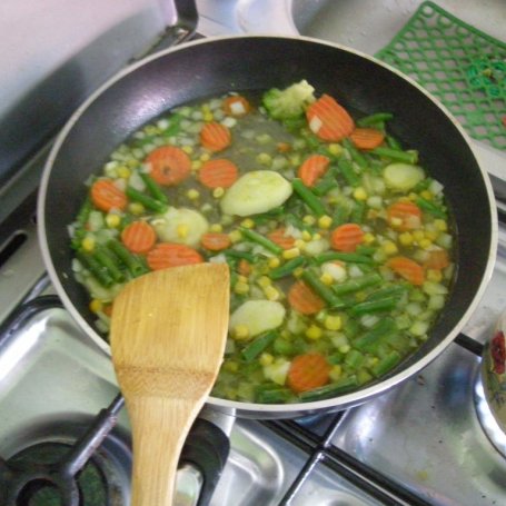 Krok 2 - ryż z warzywami w sosie śmietanowo-kminkowym foto