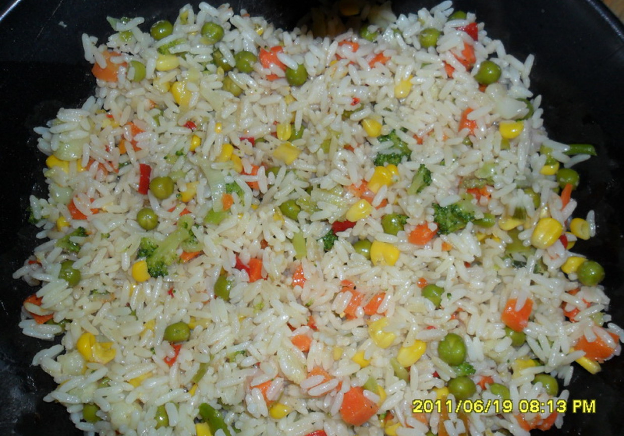 Ryż z warzywami - zdrowy i niskokaloryczny foto