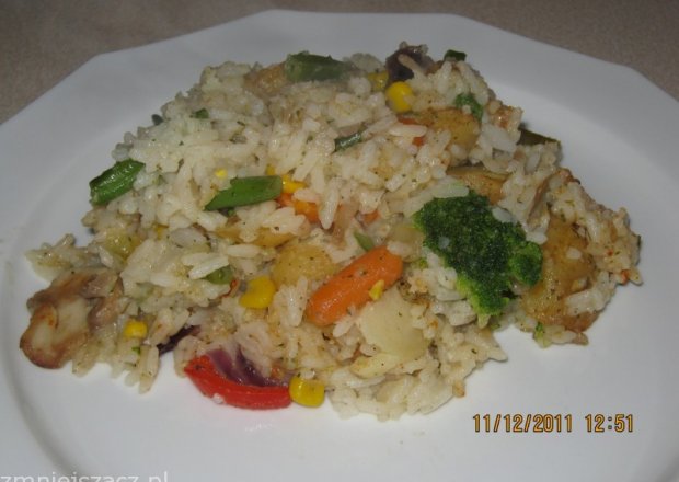 Fotografia przedstawiająca Ryż z warzywami.