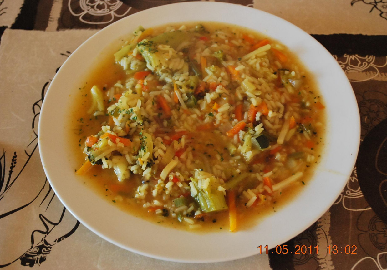 ryz z warzywami foto