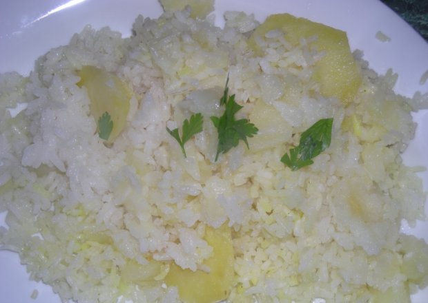 Fotografia przedstawiająca ryż z ziemniakami
