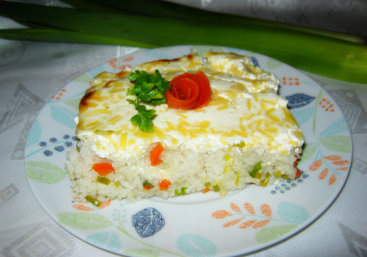 Ryż zapiekany z warzywami i niespodzianką foto