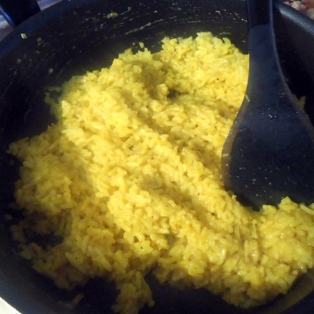 Krok 2 - Ryż żółty z curry i kurkumą foto