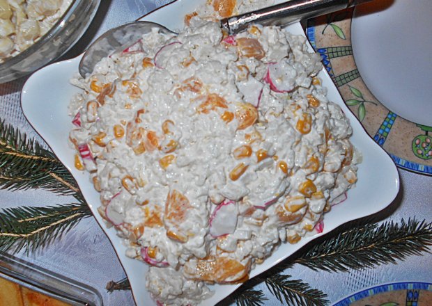Fotografia przedstawiająca Ryżowa sałatka z surimi