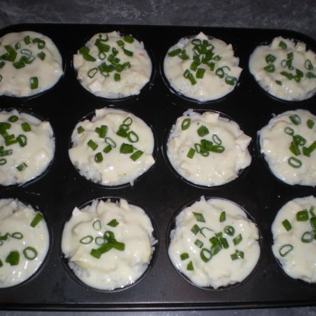 Krok 8 - Ryżowe muffiny ze szparagami i mozzarellą foto