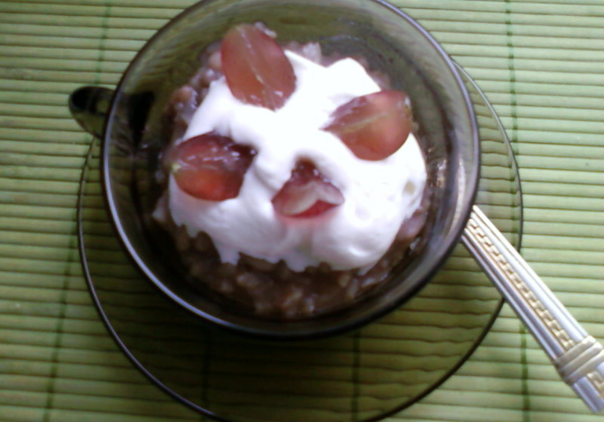 Ryżowy pudding z bakaliami foto