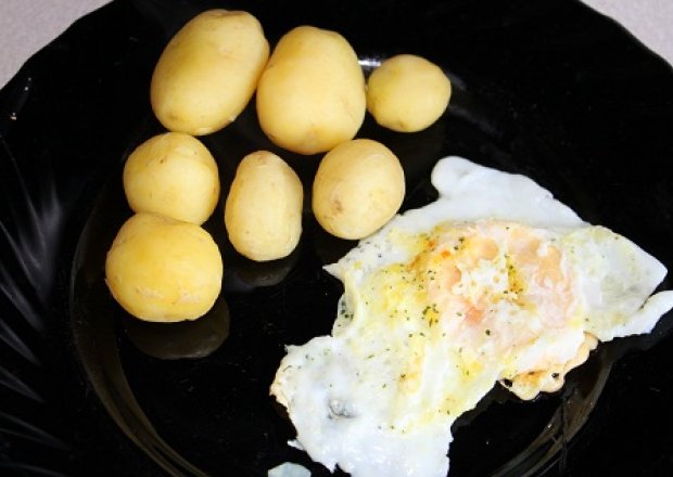 Fotografia przedstawiająca Sadzone jajka do obiadu