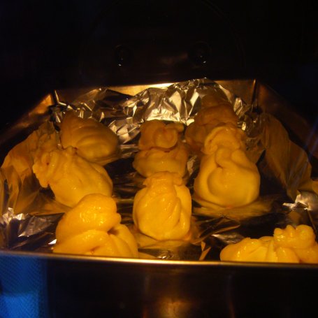 Krok 2 - Sakiewki pieczarkowe z ciasta francuskiego foto