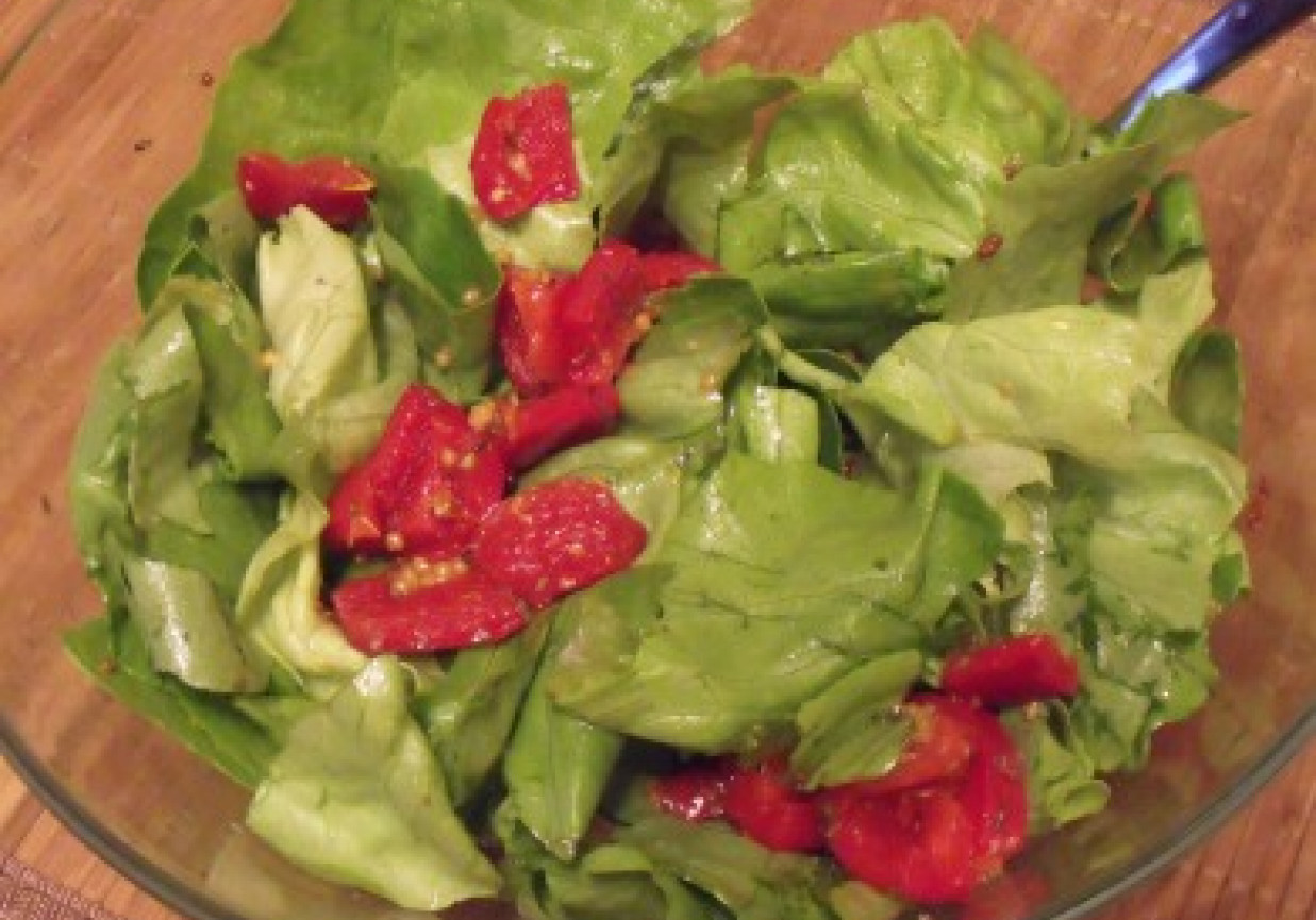 Sałata z papryką foto