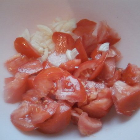 Krok 4 - Sałata z pomidorem do obiadu foto