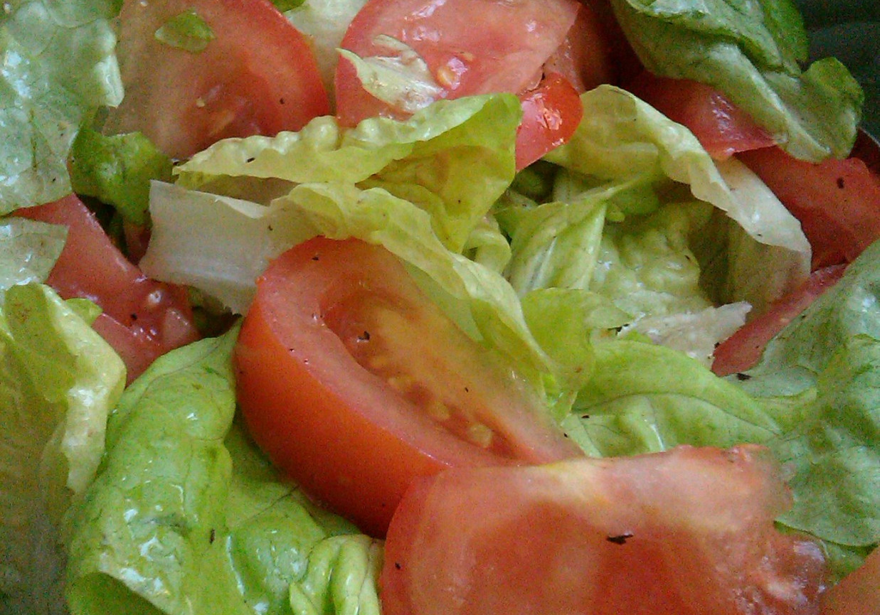 Sałata z pomidorem foto