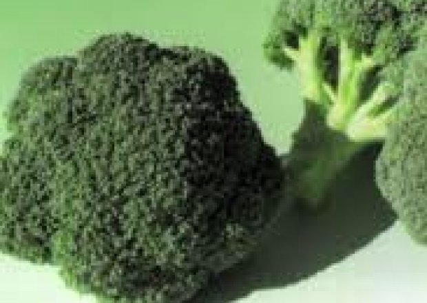 Fotografia przedstawiająca Sałatka brokułowa