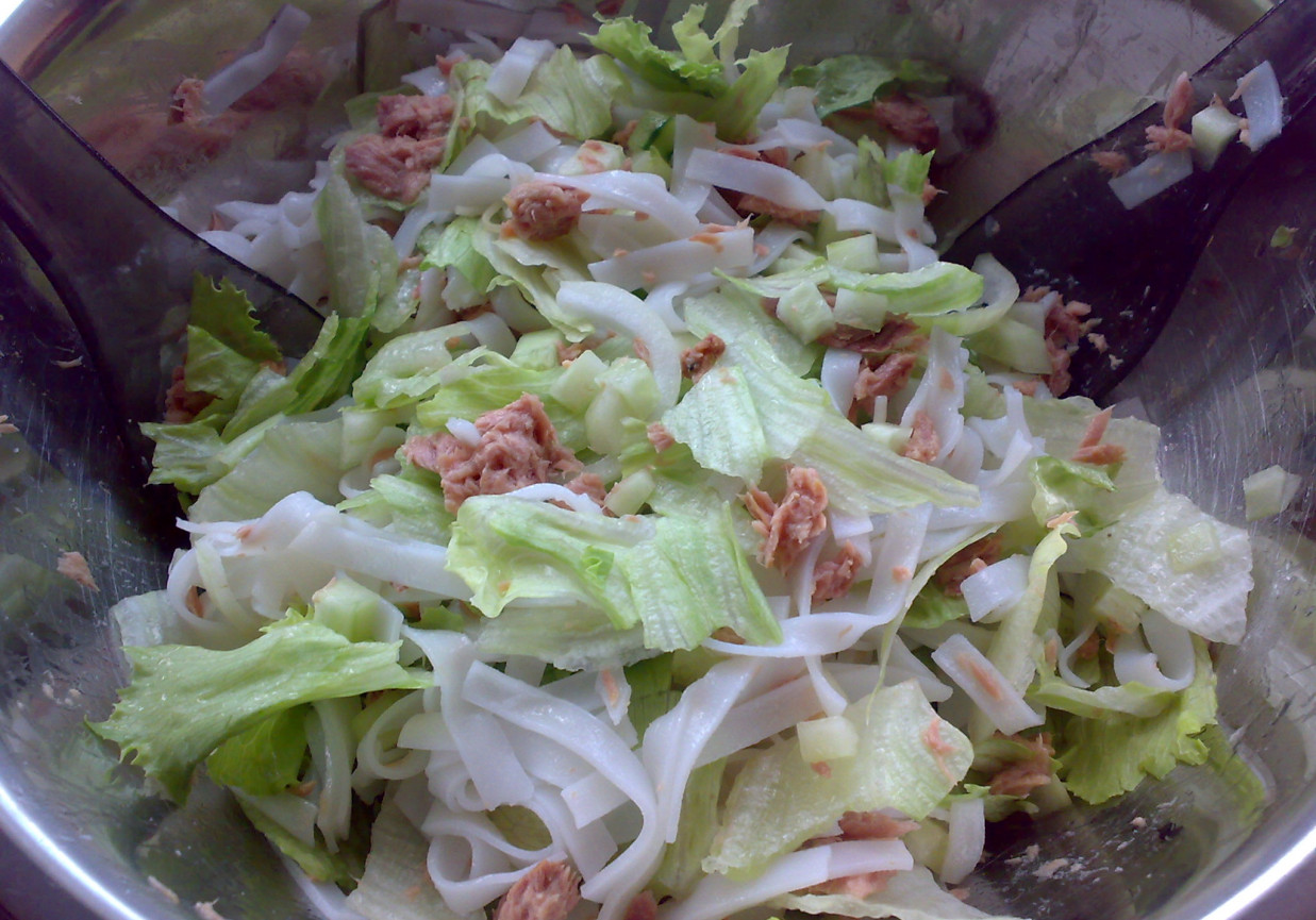 sałatka chinska z tunczykiem foto