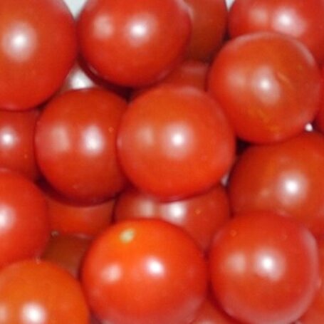 Krok 1 - Sałatka Eli z pomidorkami i paluszkami surimi foto