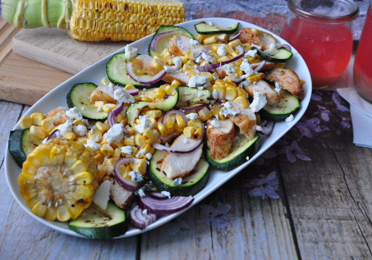 Sałatka grillowa foto