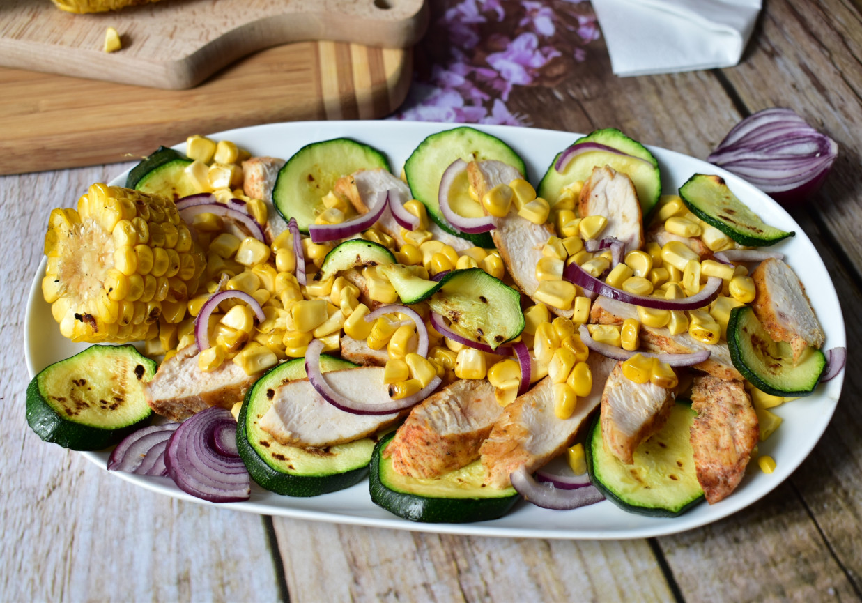 Sałatka grillowa foto